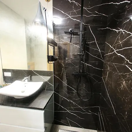 Krolowej Jadwigi Z Garazem * Radom