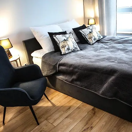 Krolowej Jadwigi Z Garazem