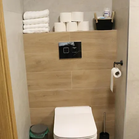 Apartment Krolowej Jadwigi Z Garazem