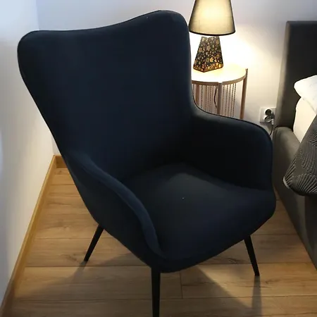 Krolowej Jadwigi Z Garazem *