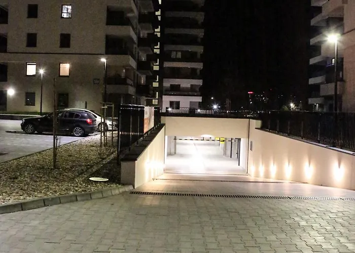 Królowej Jadwigi Z Garażem