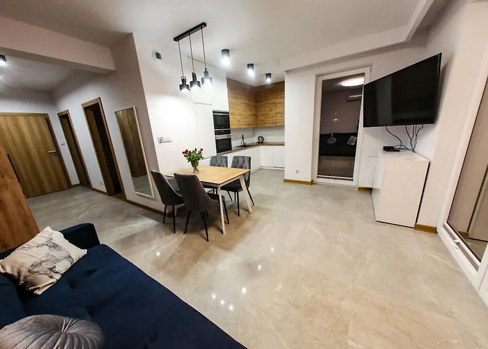 Krolowej Jadwigi Z Garazem Апартаменты Радом