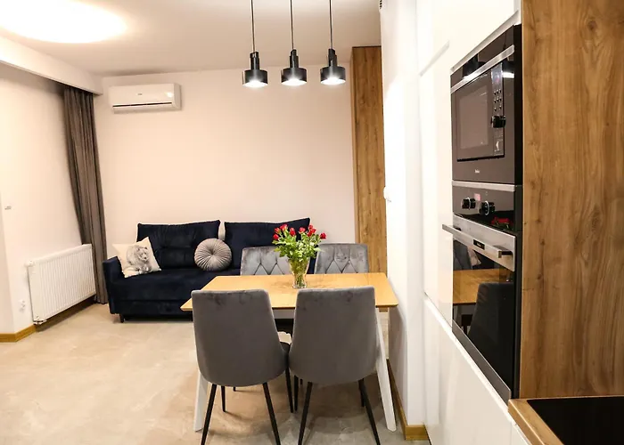 Królowej Jadwigi Z Garażem *